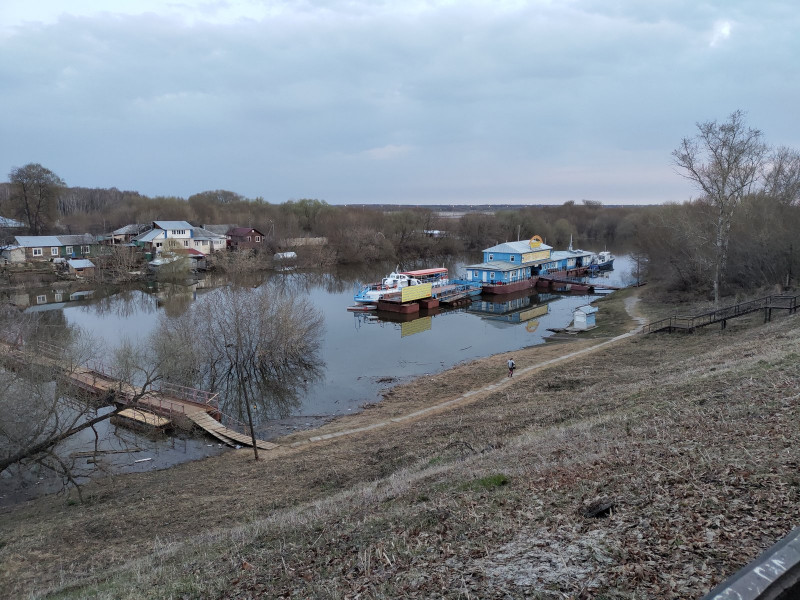 Пристань у Кремля.